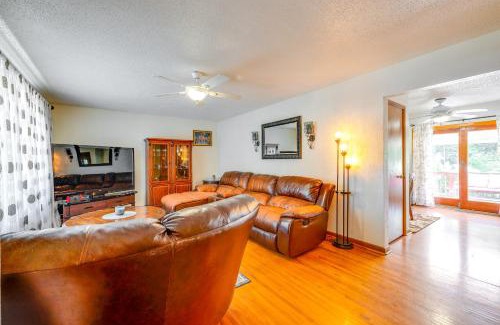 Waterloo House | Pet-Friendly Waterloo Abode with Deck!