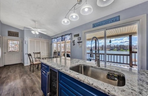 Moneta House | Pet Friendly, Wifi, Hot Tub & More! Come Visit "Bob Inn Cove"!
