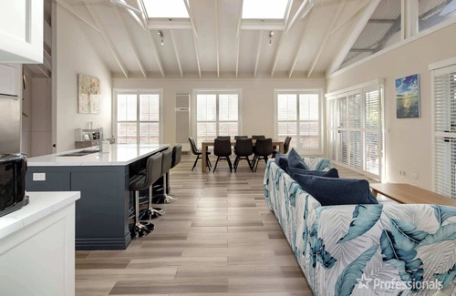 Lilli Pilli House | Pet-Friendly, WiFi & Pool Table | Two Salty Dogs