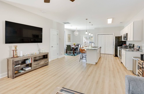 Wilmington House | Pet-Friendly Wilmington Home - 2 Mi to Riverwalk
