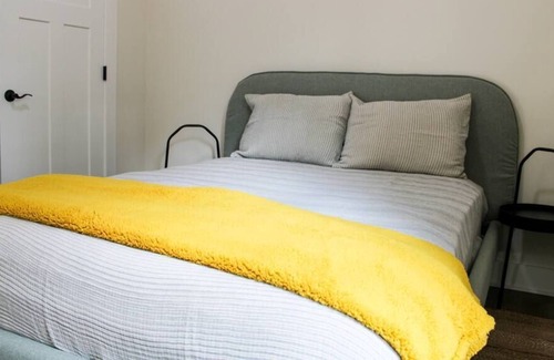 Southern Pines House | Pet Friendly with Firepit - Cottage near Pinehurst