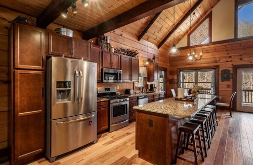 Bryson City Cabin | Pet & kid friendly Cabin in Bryson City!