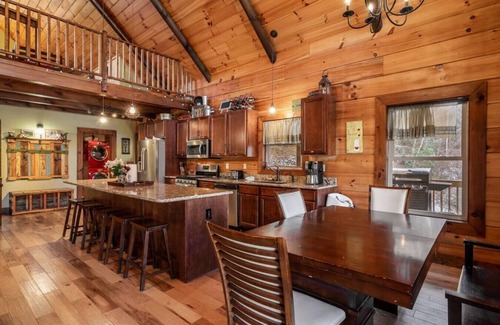 Bryson City Cabin | Pet & kid friendly Cabin in Bryson City!