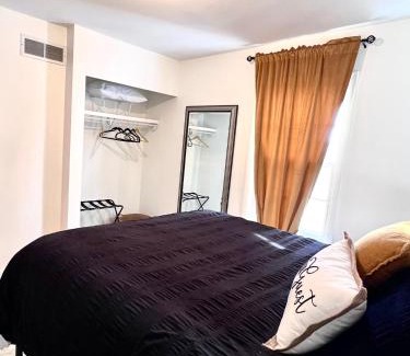 University Heights House | Pete's Place - Walking distance to U of IA!