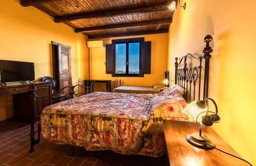 Mosciano Sant'Angelo Bed & Breakfast | Petecciano Castle B&B