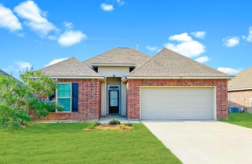 Lake Charles House | Petfriendlymid-term Stays2king Beds&desk