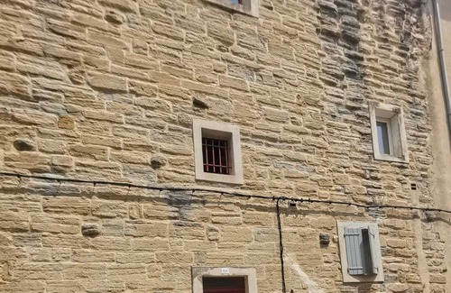Carpentras Apartment | Petit Appart au Cœur des Remparts
