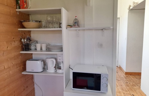 Saint-Marc House | Petit Appartement Semi Indépendant Dans Grande Maison de Famille Avec Jardin