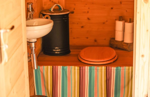 Entremont Ski Chalet | Petit Chalet Mazot au Cœur D'un Projet Écotouristique de Montagne