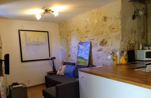 Cornillon Cottage | Petit Maison Broche -Traditional Stonehouse, pool, large Garden,