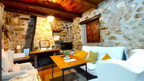 Benaocaz House | Petit Nazari