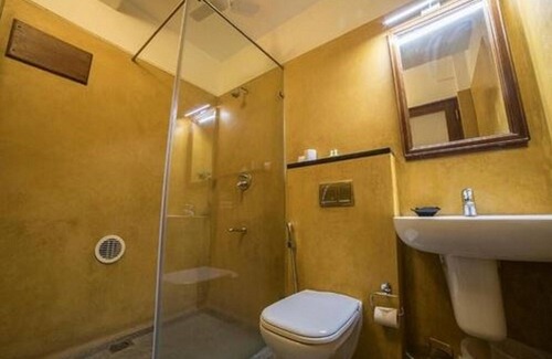 White Town Hotel | Petit Palais