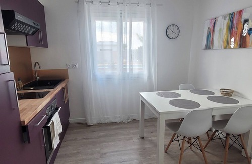 Meze Apartment | Petit Pavillon Cosy Avec Coin Repas Extérieur