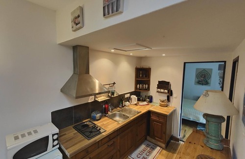 Poussan House | Petite Maisonnette Indépendante sur Terrain Ombrage Proximite Plage