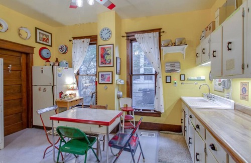 Lockeland Springs House | Petite Vintage Charmer - Trendy East Nashville