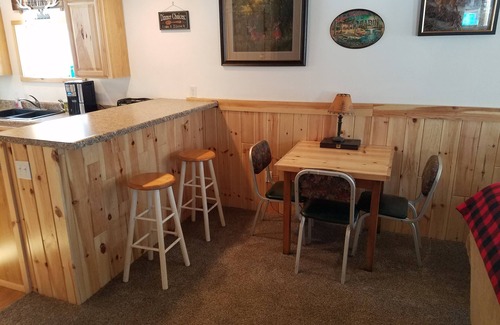 Petoskey Cabin | Petoskey - Enjoy the great outdoors from the Cozy and peaceful cabin!