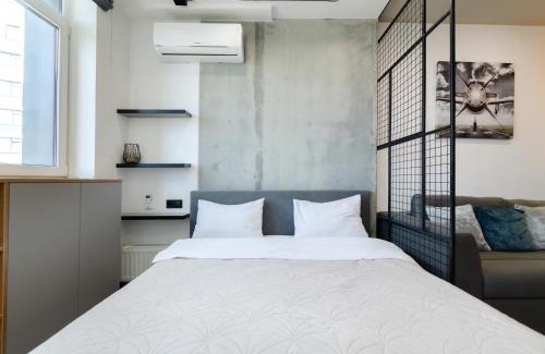 Shevchenkivs'kyi District Apartment | Petrovdom Apartments 10-68B in RC Manhattan, Beresteiskyi 11