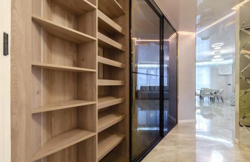 Solomjanskyj Apartment | Petrovdom Apartments 20-200 in RC Kvartet, 16H Vasyl Lypkivskyi Street