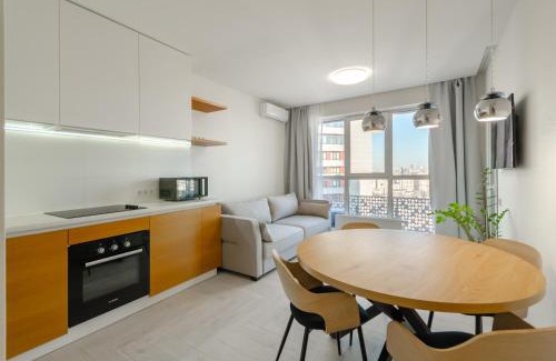 Solomjanskyj Apartment | Petrovdom Apartments 7-13 in RC Manhattan City,Beresteiskyi 11