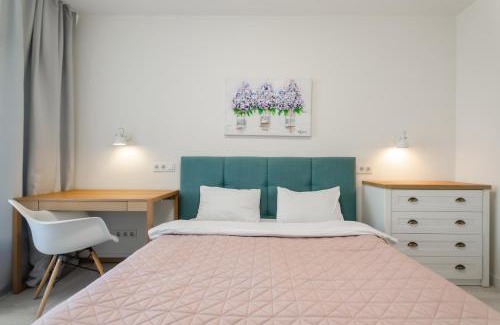 Solomjanskyj Apartment | Petrovdom Apartments 7-13 in RC Manhattan City,Beresteiskyi 11