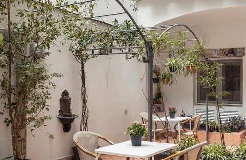 Historical Center Bed & Breakfast | Petrucci Garden B&B