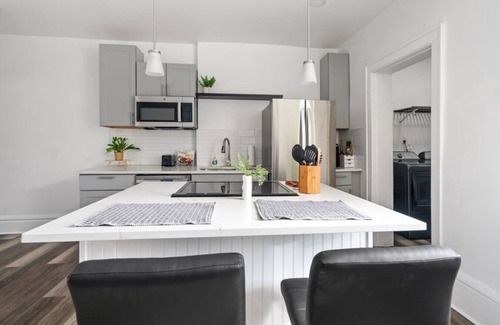 Columbus House | Pewter & Blush: Stylish and Warm Townhome in Central Columbus with 2BD and 2 BA