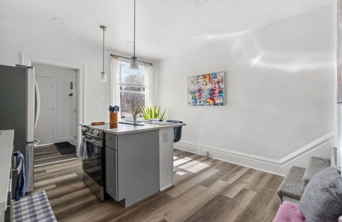 Columbus House | Pewter & Blush: Stylish and Warm Townhome in Central Columbus with 2BD and 2 BA