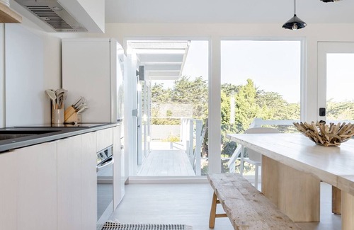 Monterey House | PG House: Modern Ocean Bungalow Amazing Location