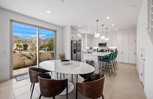 La Quinta House | PGA West 65 - 3 bdrm w/Loft, Sleeps 8, Pool, Gym