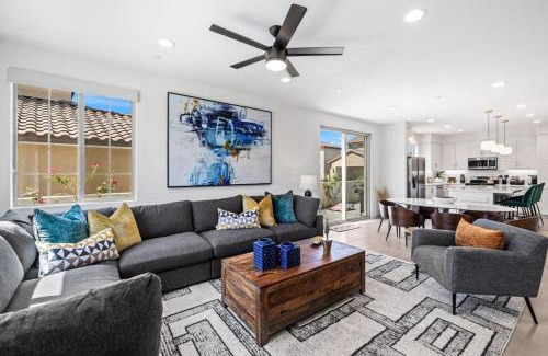La Quinta House | PGA West 65 - 3 bdrm w/Loft, Sleeps 8, Pool, Gym