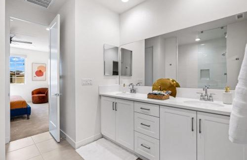 La Quinta House | PGA West 65 - 3 bdrm w/Loft, Sleeps 8, Pool, Gym