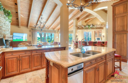 La Quinta House | PGA West Tuscan Custom Estate with multiple Spas and Steam Shower