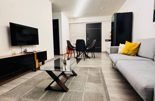 Queretaro Apartment | PH 24th floor overlooking the arches of Queretaro