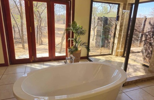 Thabazimbi Cabin | Phakela Private Lodge