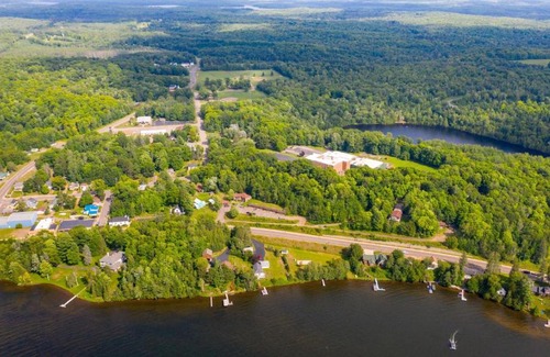 Phelps Hotel | Phelps Lakeview Lodge