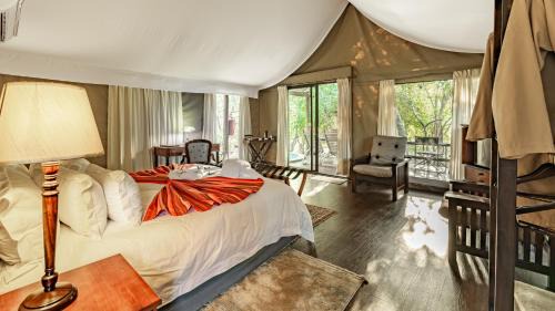 Thorny Bush Game Reserve Cabin | Phelwana Game Lodge
