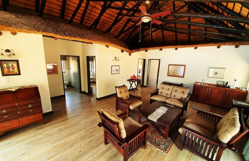 Thorny Bush Game Reserve Hotel | Phelwana Game Lodge