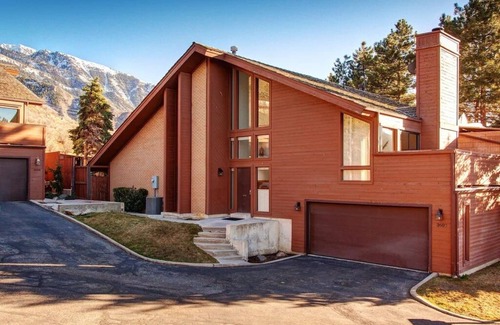 Cottonwood Heights House | Phenomenal Getaway w/Private Hot Tub, Mountain Views & Prime Location