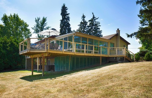 Town of Torrey House | Phil's Paradise at Perry Point: Pet Friendly + Seneca Lake Wine Trail Retreat!