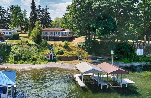 Town of Torrey House | Phil's Paradise at Perry Point: Pet Friendly + Seneca Lake Wine Trail Retreat!