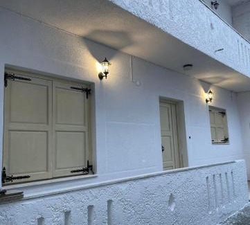 Monopari House | Philoxenia traditional house private jacuzzi