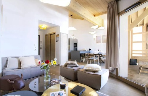 Bergers Apartment | PHOB41 Magnificent top floor apartment, very spacious and bright, at the foot of the slopes.