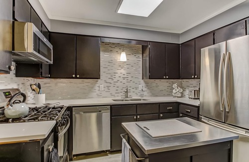 Historic Downtown Savannah House | Phoebe's Dog Friendly Townhouse