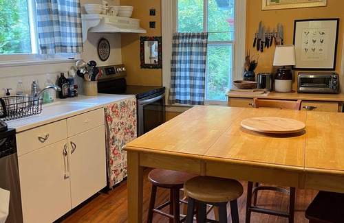Phoenicia House | Phoenicia 1890 Bear Cottage