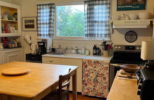 Phoenicia House | Phoenicia 1890 Bear Cottage