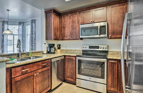 Portofino Condo | Phoenix Condo w/ Pool Near Wild Horse Pass!