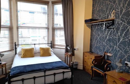 North Shore House | Phoenix Guest House