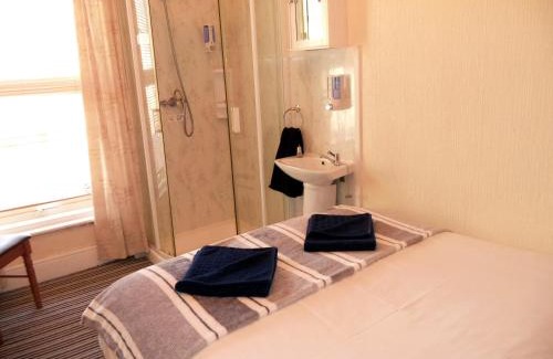 North Shore House | Phoenix Guest House