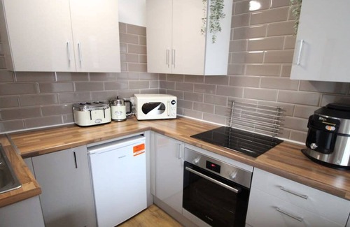 Fleetwood Apartment | Phoenix Rise Summary: