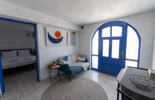 Koutsounari Apartment | Phone Booth